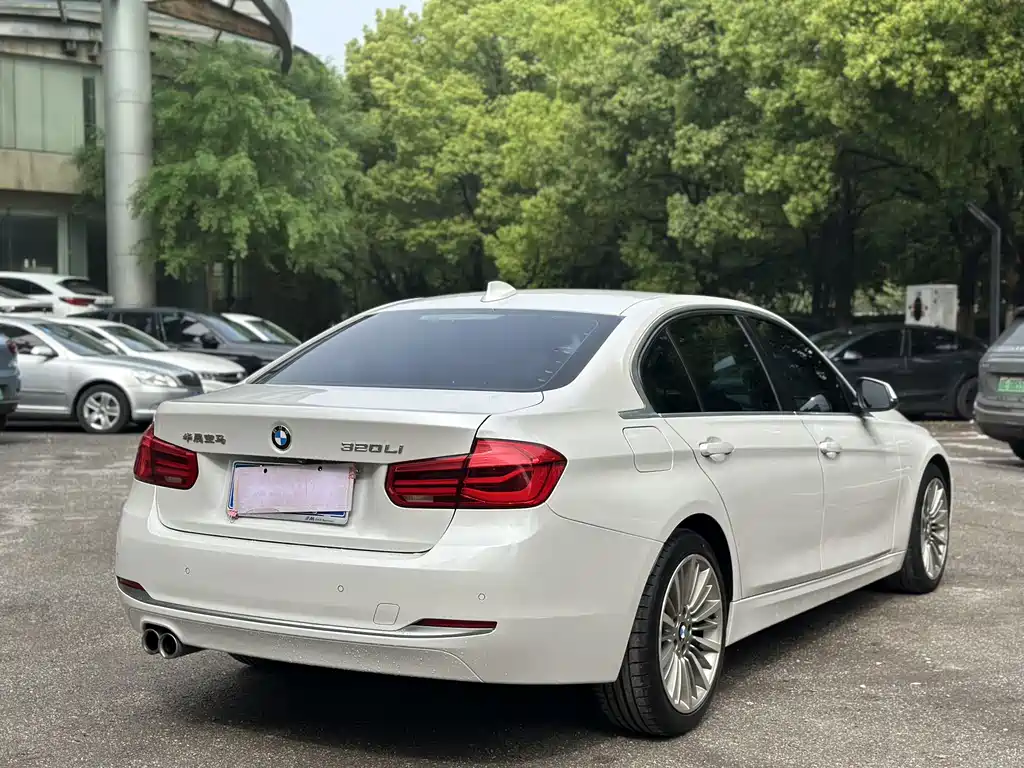 BMW 3 Series 2018 — фото 4