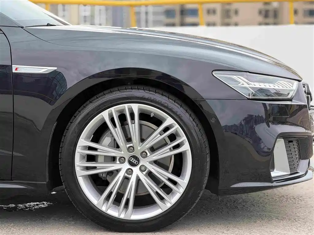Audi A7L 2024 — фото 9
