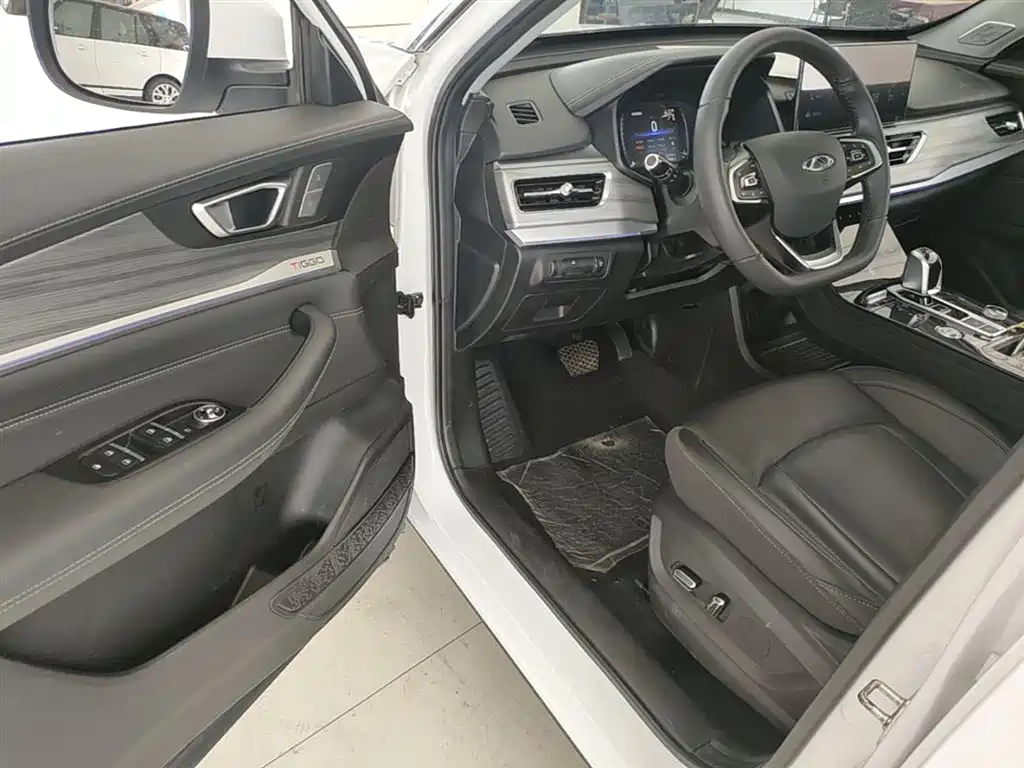 Chery Tiggo 8 2023 — фото 16