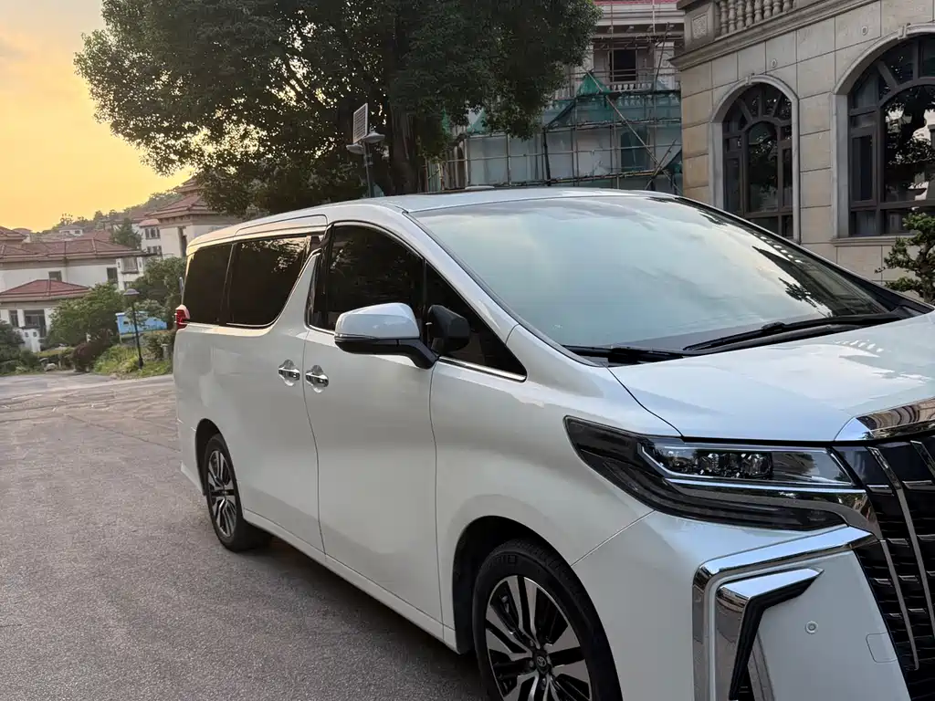 Toyota Alphard 2017 — фото 4