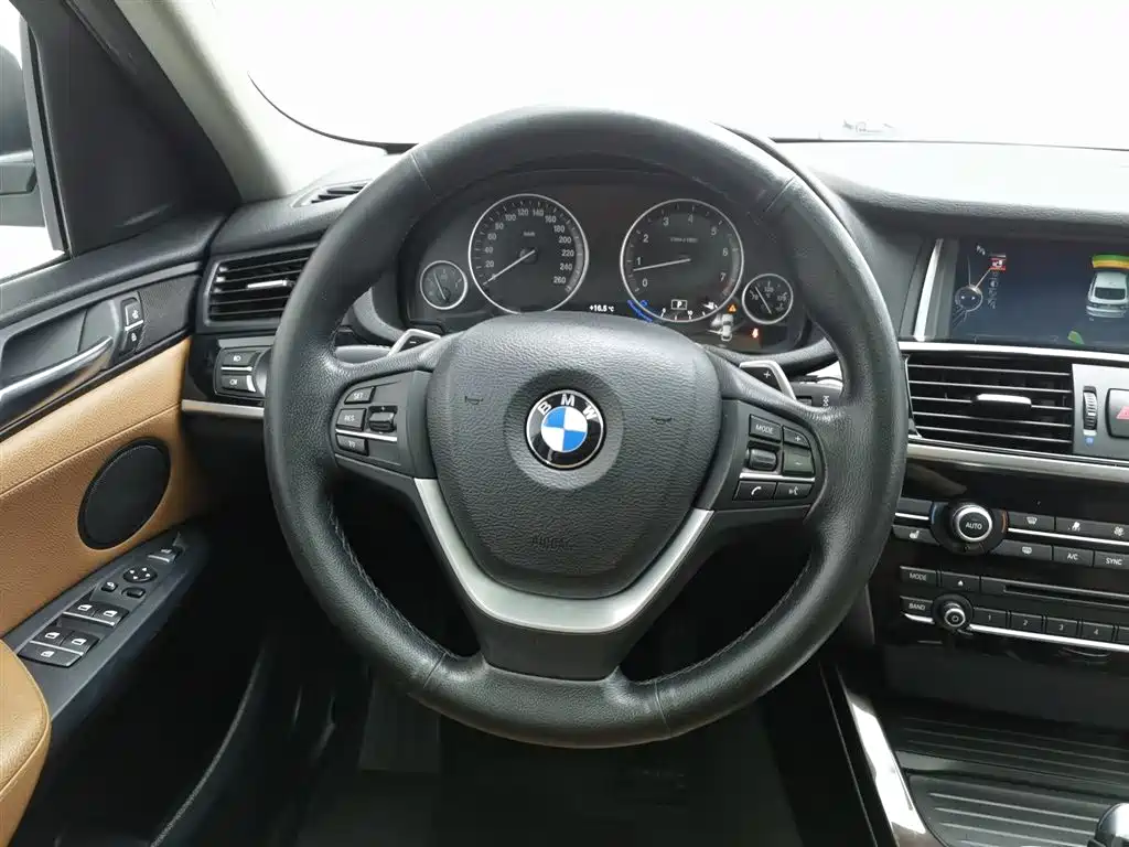 BMW X4 2016 — фото 11