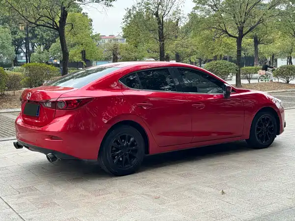 Mazda 3 Axela 2016