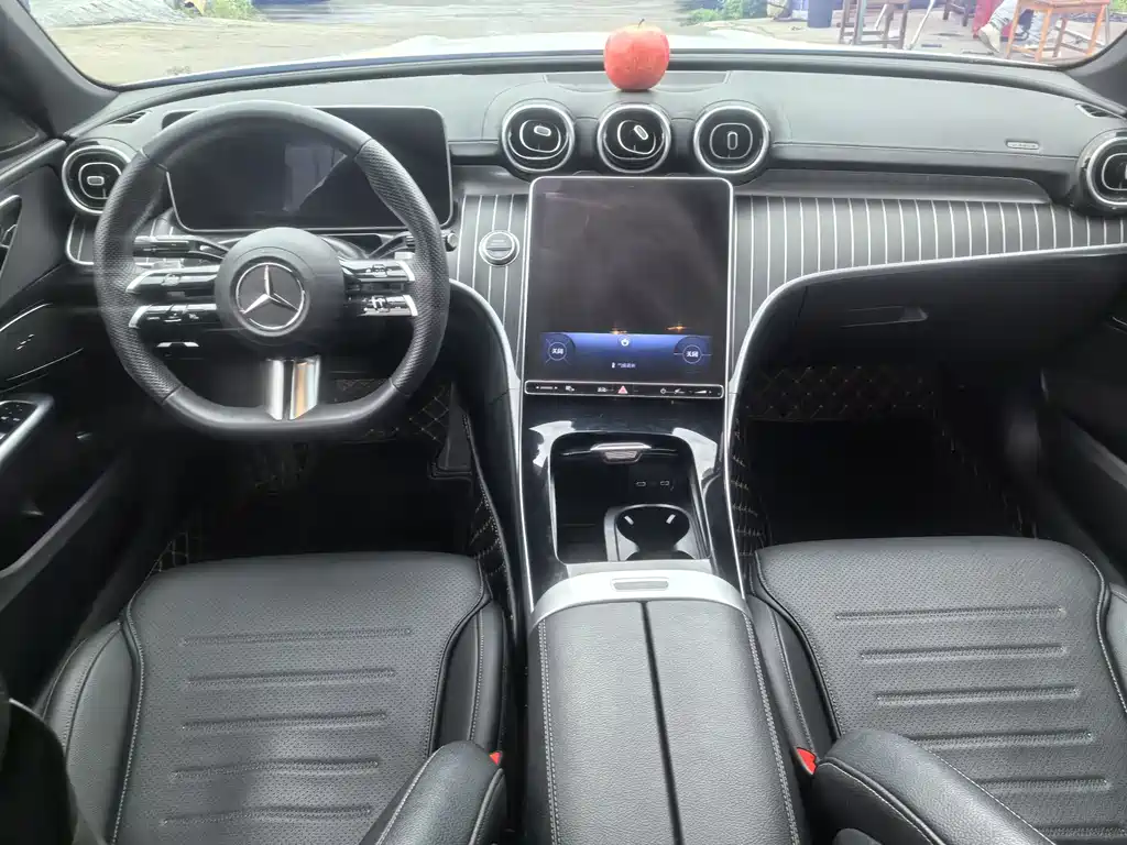 Mercedes-Benz C-Class 2023 — фото 11