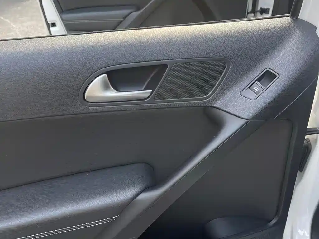 Volkswagen Tiguan 2017 — фото 10