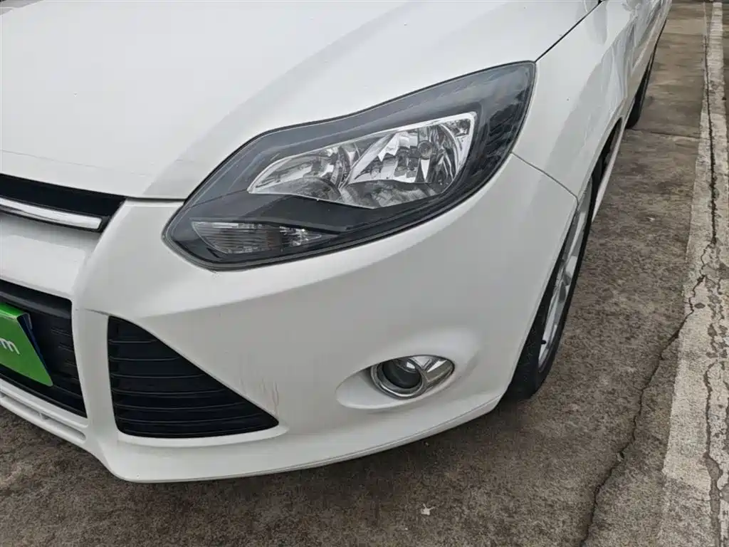 Ford Focus 2015 — фото 24