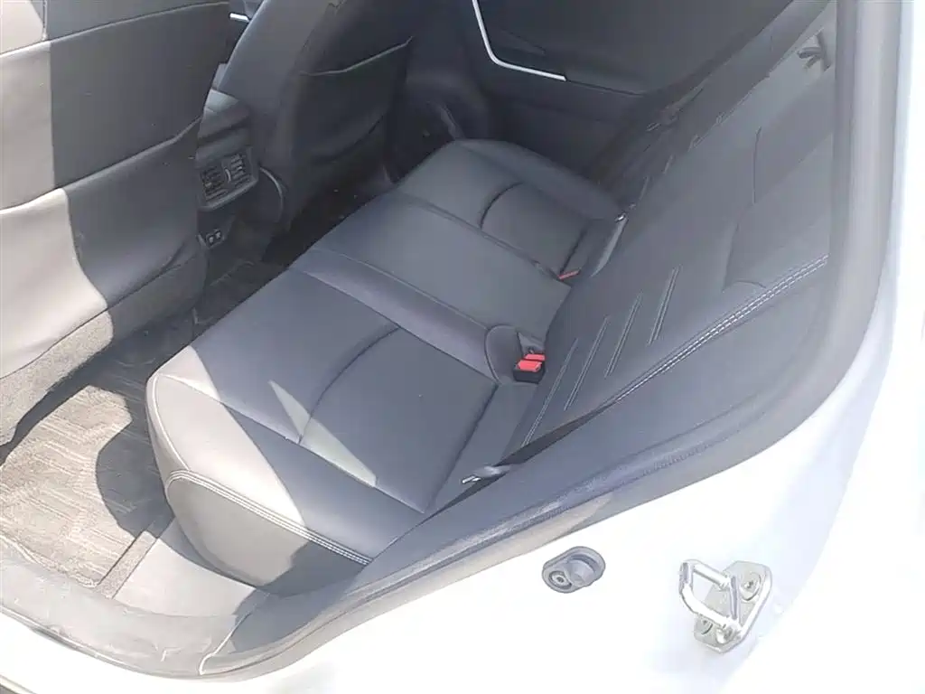 Toyota RAV4 2020 — фото 17