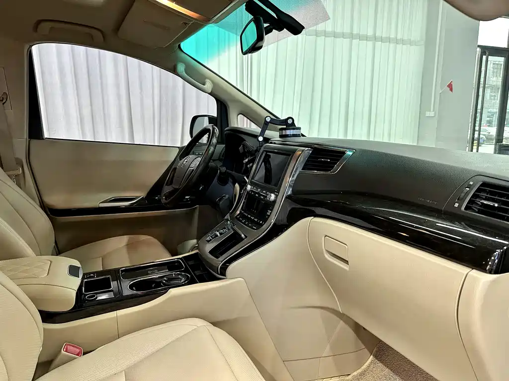 Toyota Alphard 2014 — фото 12
