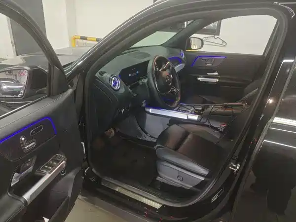 Mercedes-Benz GLB 2023