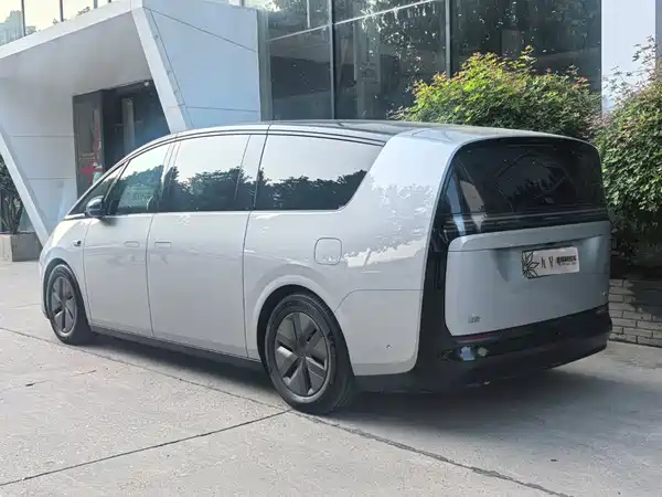Li Auto MEGA 2025