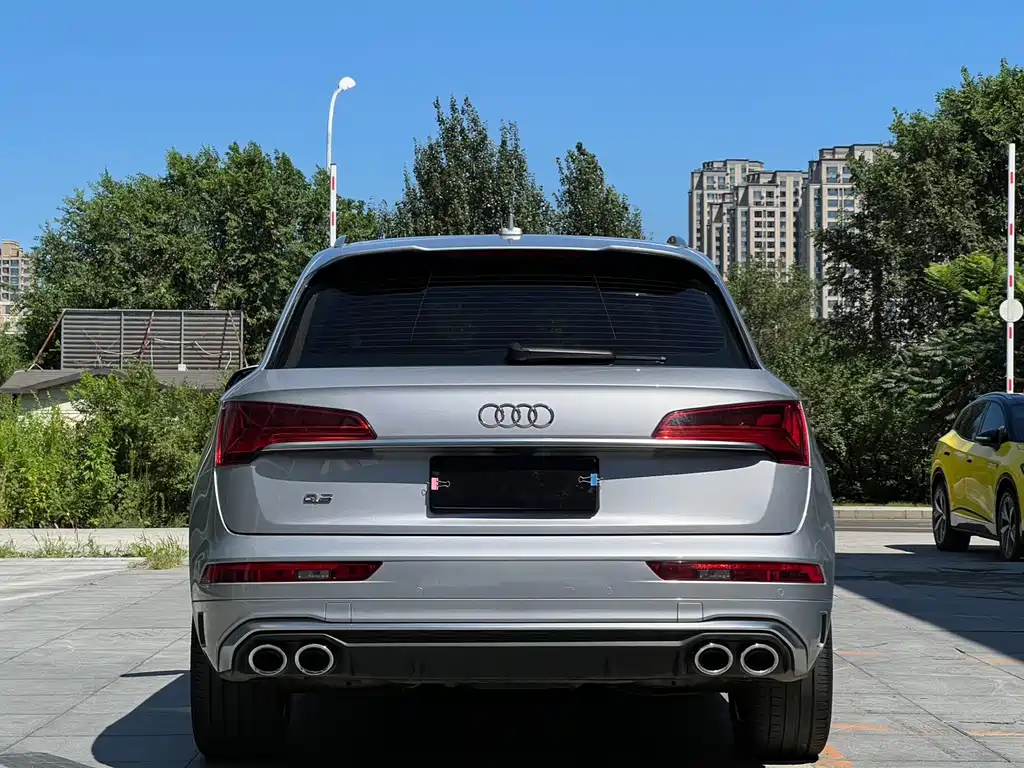 Audi SQ5 2023 — фото 10