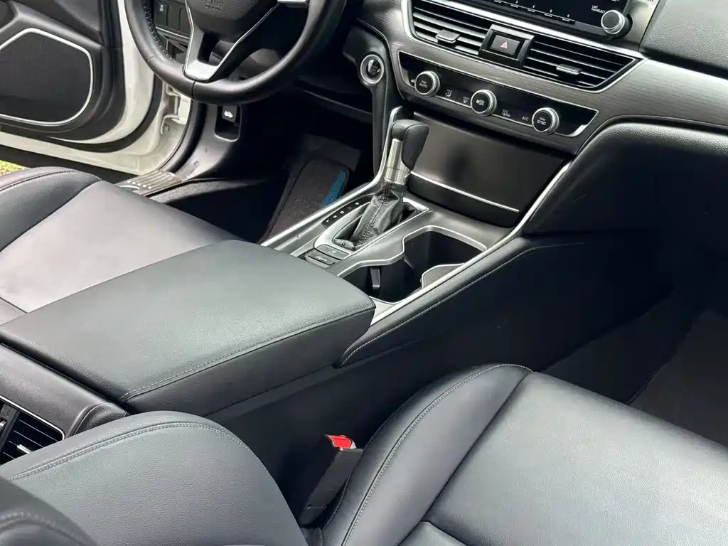Honda Accord 2019 — фото 9