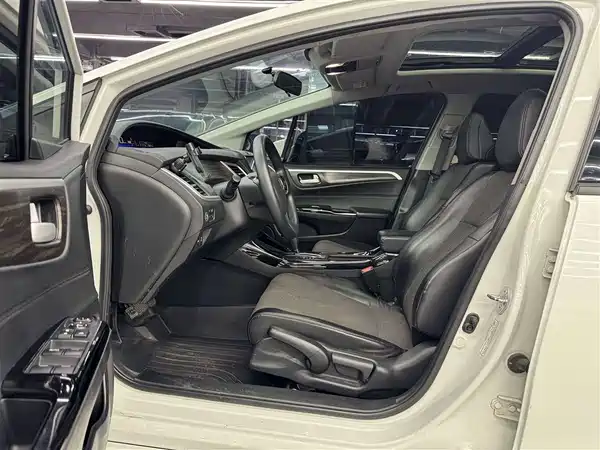 Honda Jade 2017