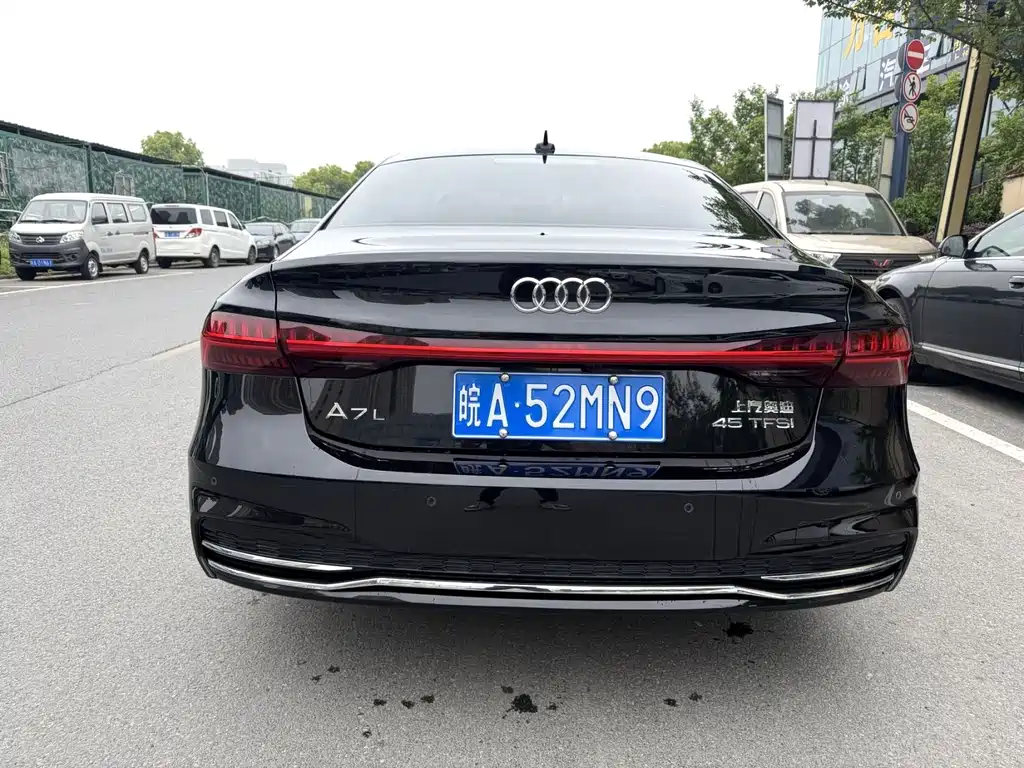 Audi A7L 2025 — фото 5