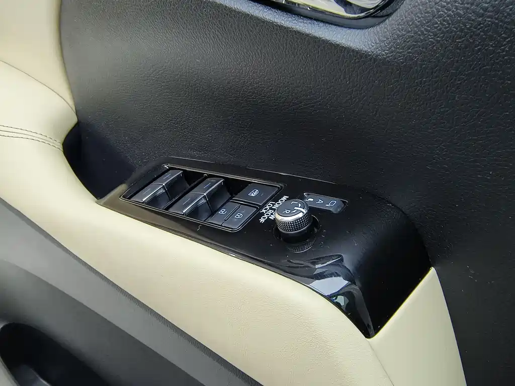 Toyota Alphard 2021 — фото 17