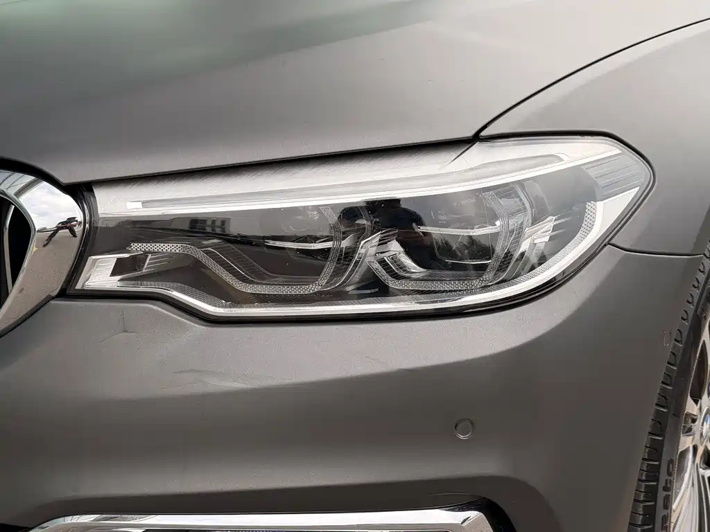 BMW 5 Series 2018 — фото 34