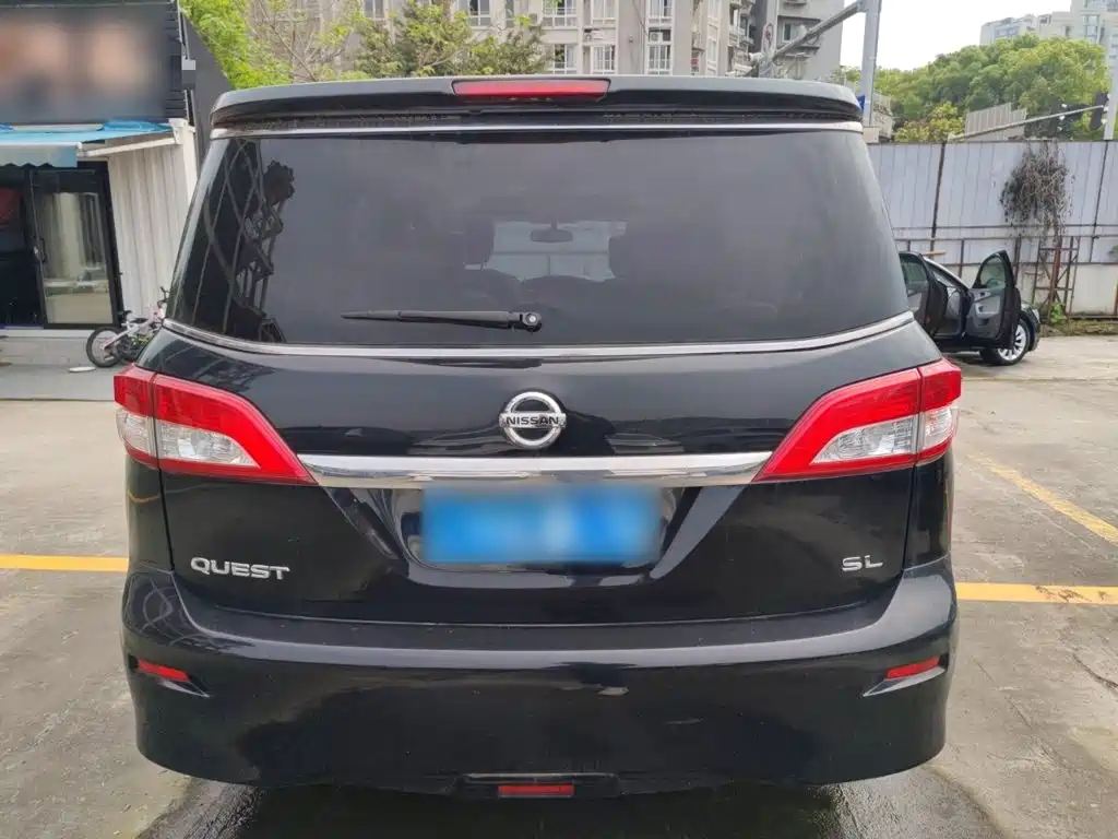 Nissan Quest 2015 — фото 4