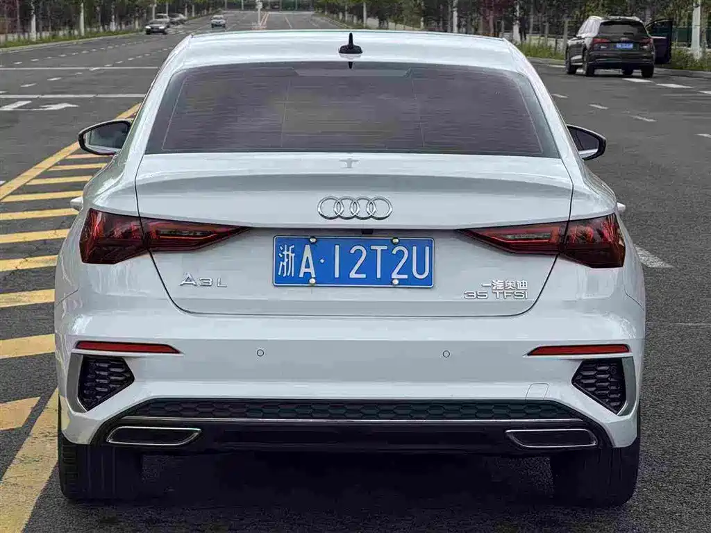 Audi A3 2023 — фото 8