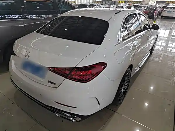 Mercedes-Benz C-Class 2024