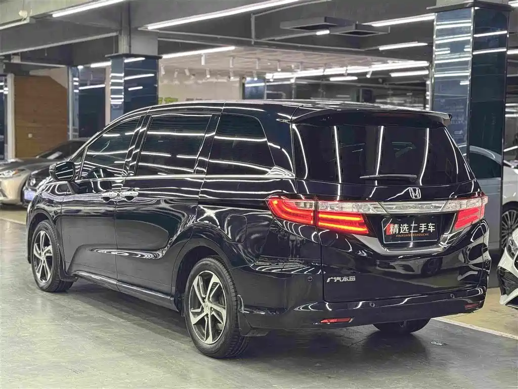 Honda Odyssey 2017 — фото 17