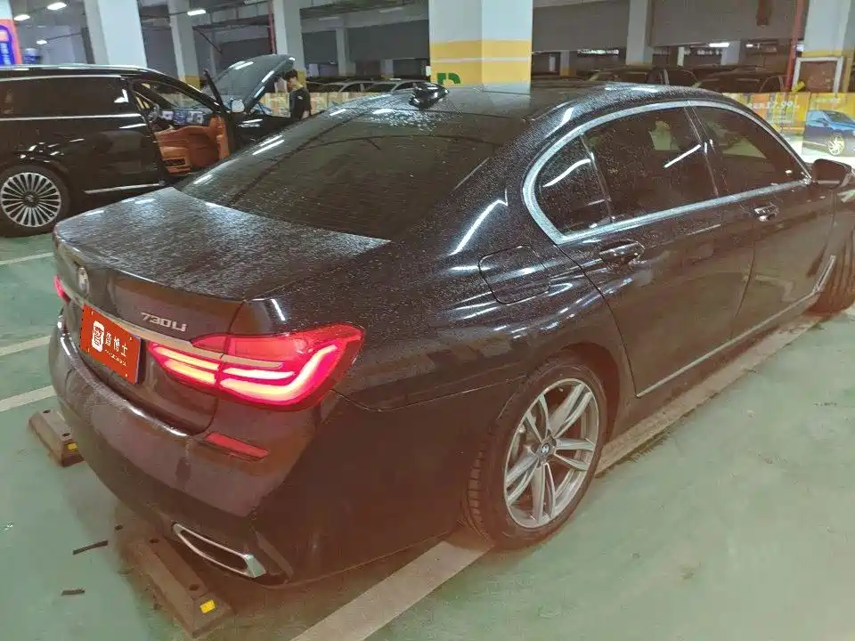 BMW 7 Series 2018 — фото 9