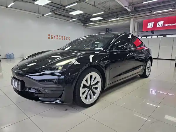 Tesla Model 3 2023