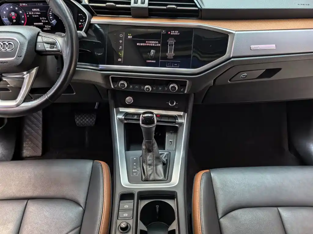 Audi Q3 2020 — фото 12