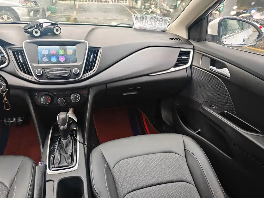Chevrolet Cavalier 2017 — фото 11