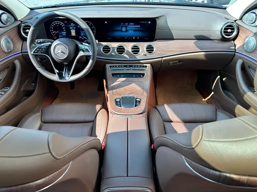Mercedes-Benz E-Class 2023 — фото 8