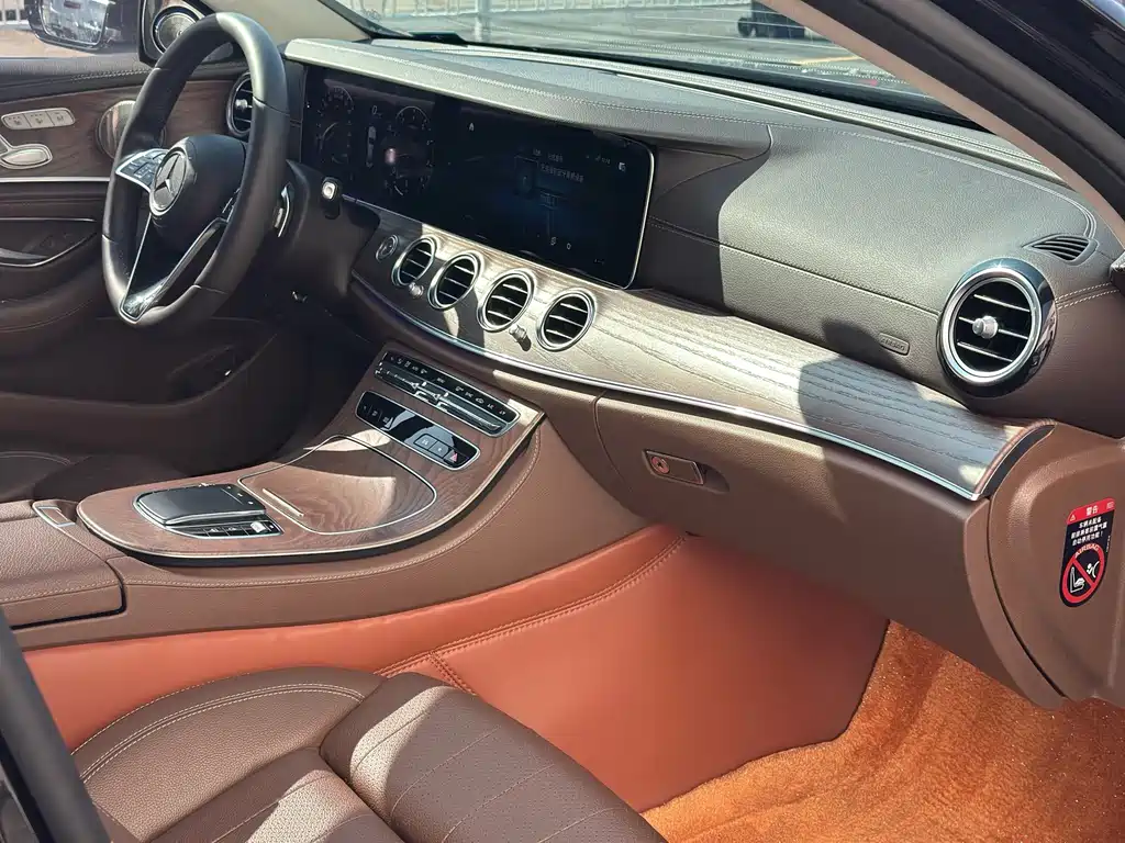 Mercedes-Benz E-Class 2023 — фото 11