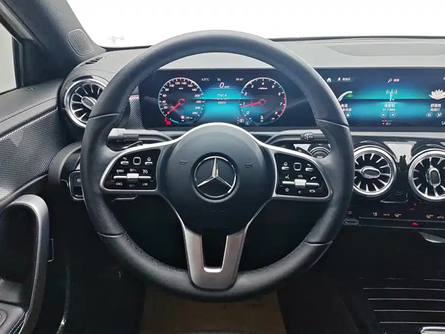 Mercedes-Benz A-Class 2020 — фото 15
