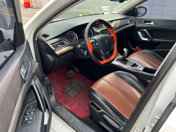 Peugeot 408 2016