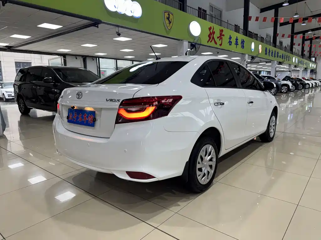 Toyota Vios 2023 — фото 19