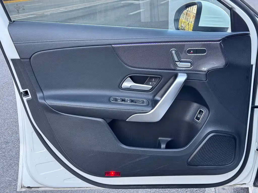 Mercedes-Benz A-Class 2023 — фото 12
