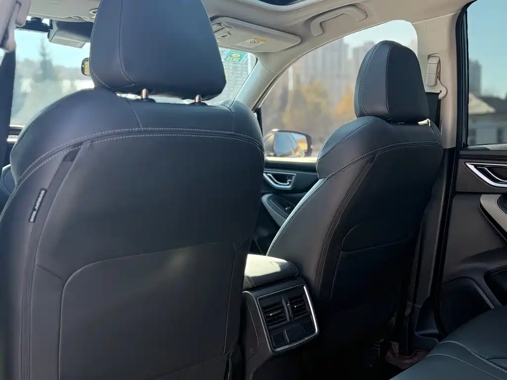 Subaru Forester 2023 — фото 11