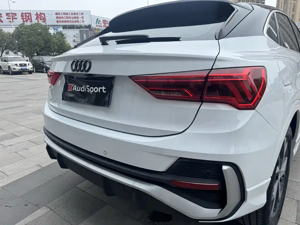 Audi Q3 Sportback 2021 — фото 27