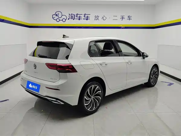 Volkswagen Golf 2021