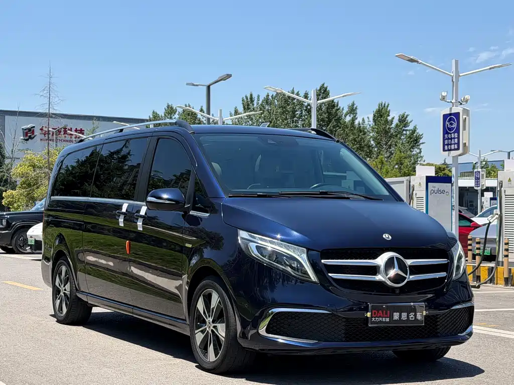 Mercedes-Benz V-Class 2022 — фото 3