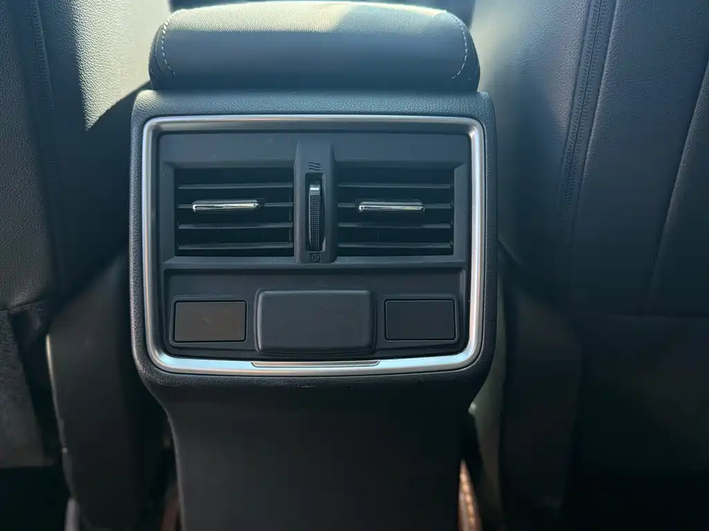 Subaru Forester 2023 — фото 36