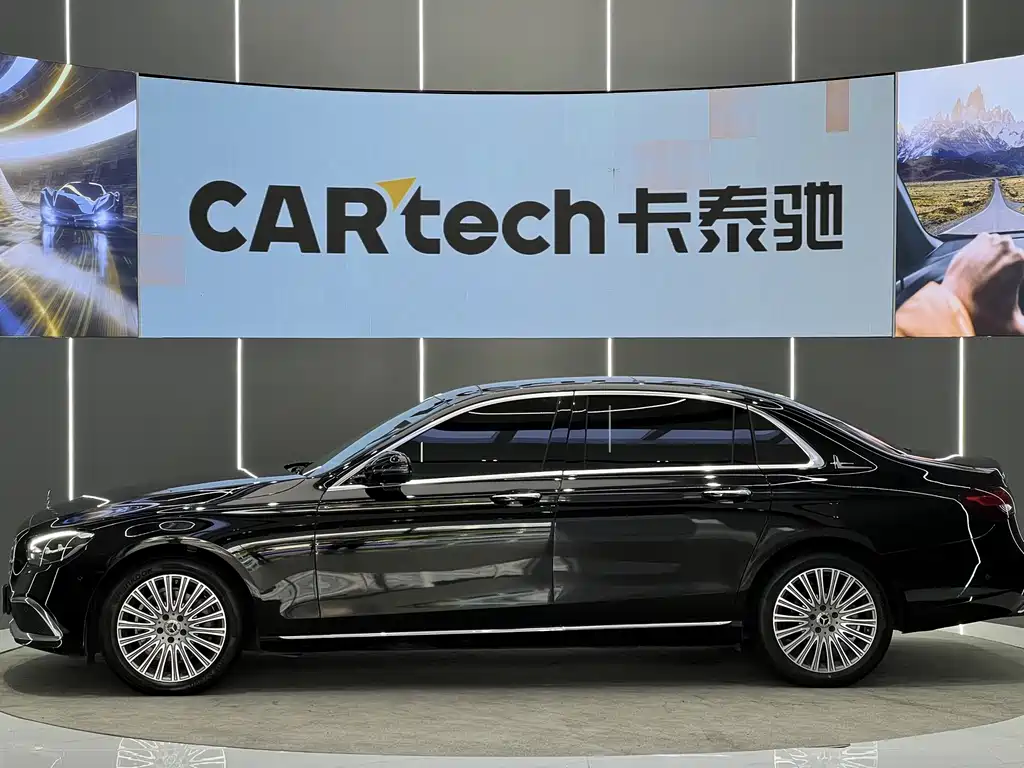 Mercedes-Benz E-Class 2023 — фото 17