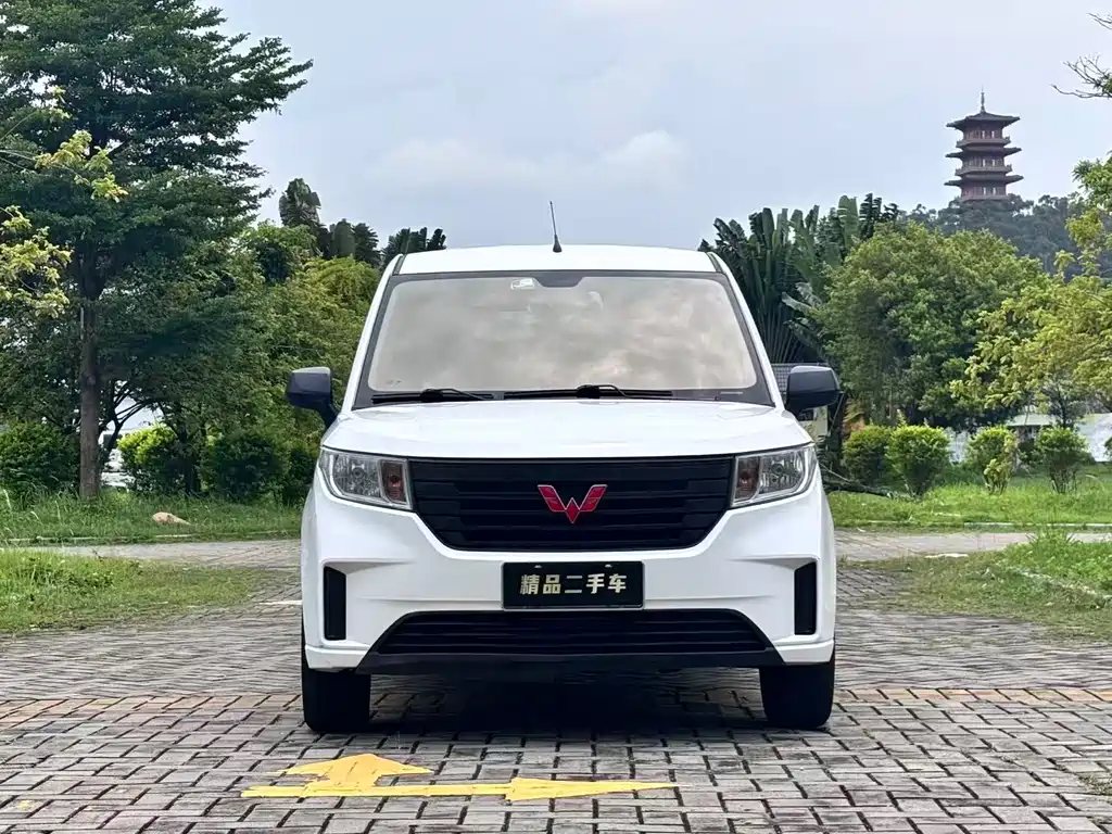 Wuling Hongguang PLUS 2022 — фото 2