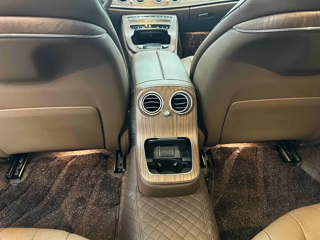 Mercedes-Benz E-Class 2021 — фото 12