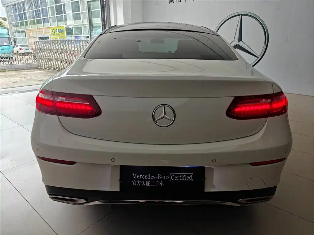 Mercedes-Benz E-Class 2022