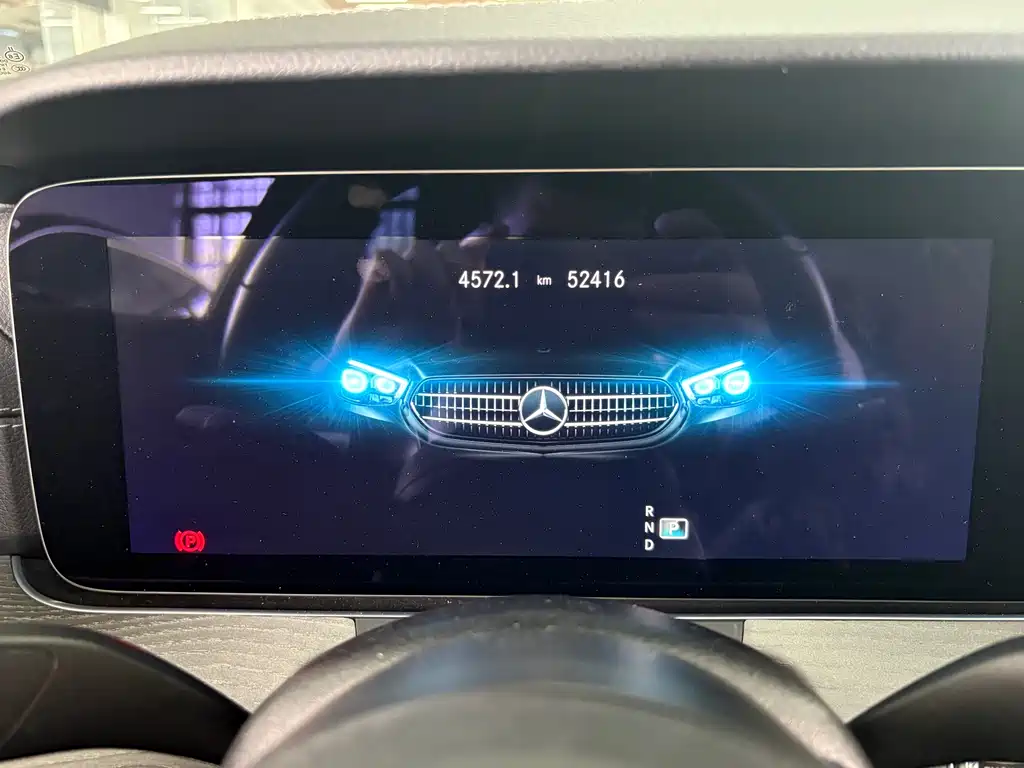 Mercedes-Benz E-Class 2023 — фото 13