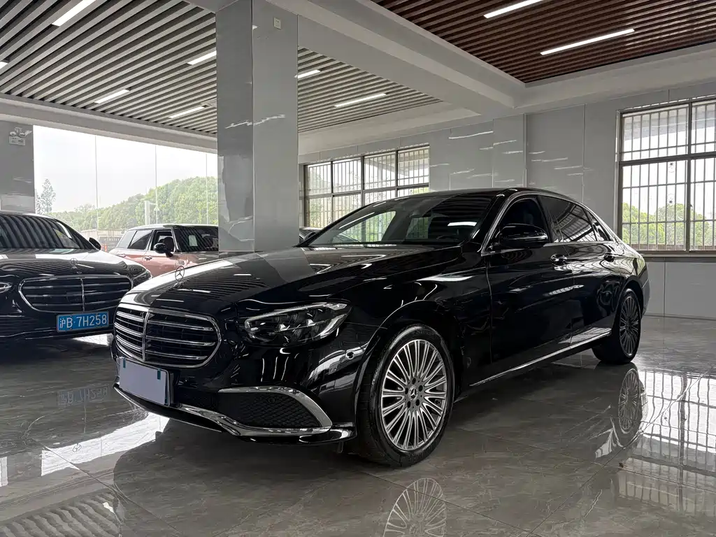 Mercedes-Benz E-Class 2023 — фото 1