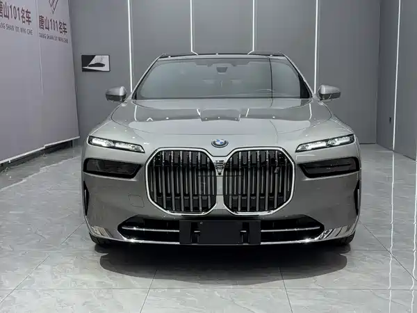 BMW i7 2023