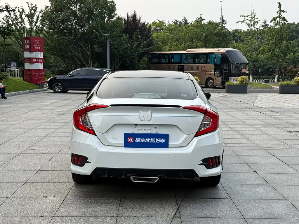 Honda Civic 2020 — фото 18