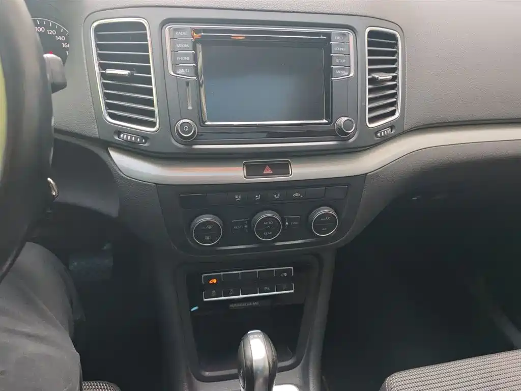 Volkswagen Sharan 2017 — фото 6