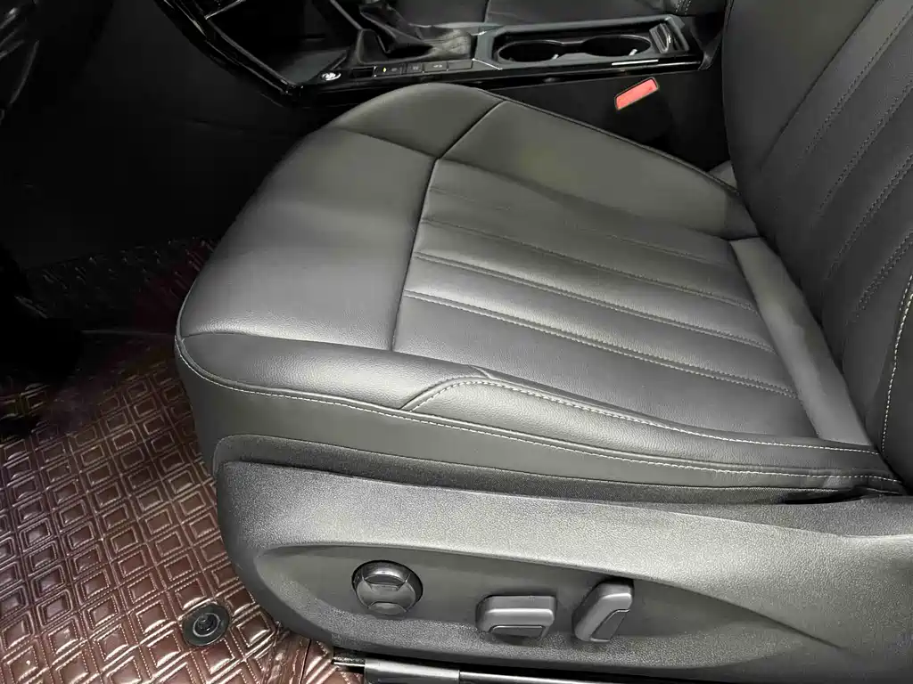 Volkswagen Passat 2023 — фото 11