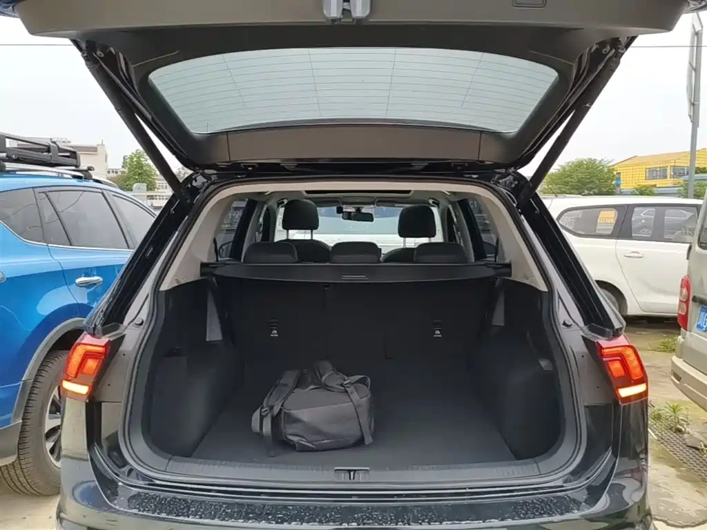 Volkswagen Tiguan L 2025 — фото 19