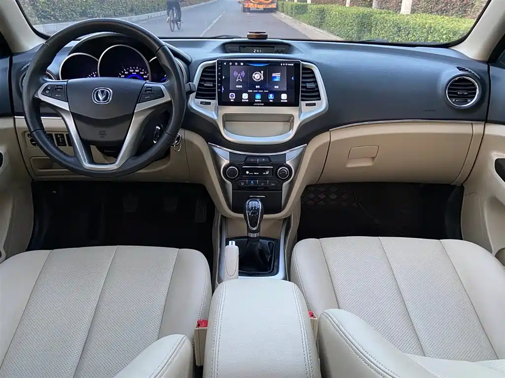 Changan Eado 2015 — фото 10
